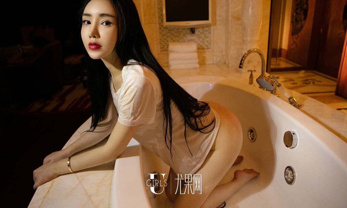 90后大胸美女杨子芯性感写真图片