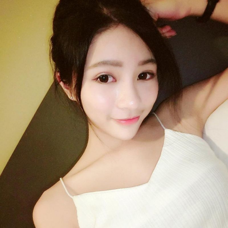 可爱甜美女生Momo毛毛私拍美图合辑