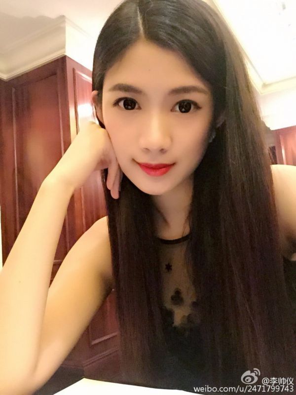 内地女模特李帅仪Michel自拍图片合辑