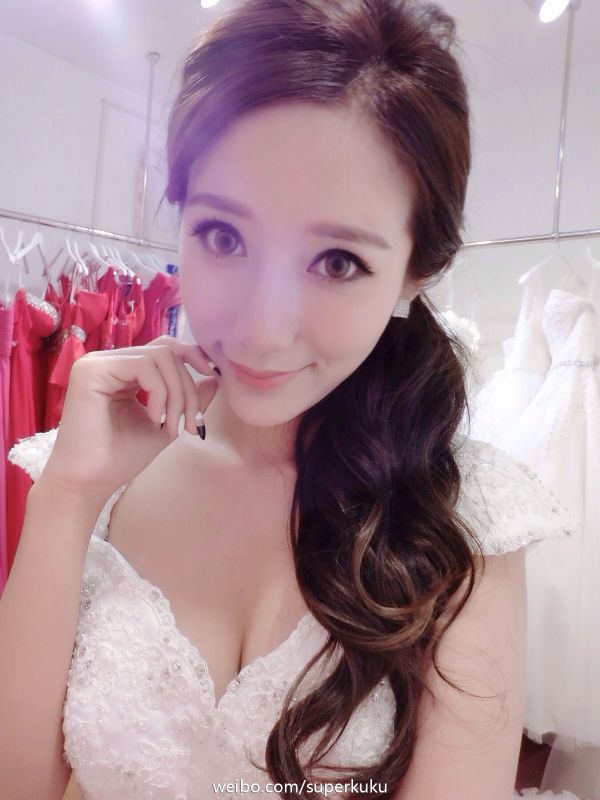 甜美系女生洪毓Kuku自拍写真图片