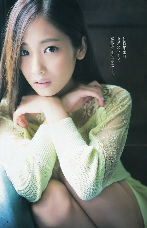日本知性美女二宫芽生私房美图摄影