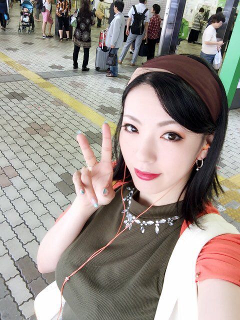 日本人气Coser砂月馨自拍图片集锦