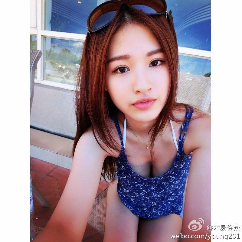 漂亮的美女杨伶燕微博自拍图片