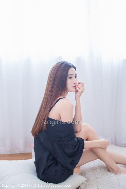 小家碧玉美女格格污巫室内私拍美图