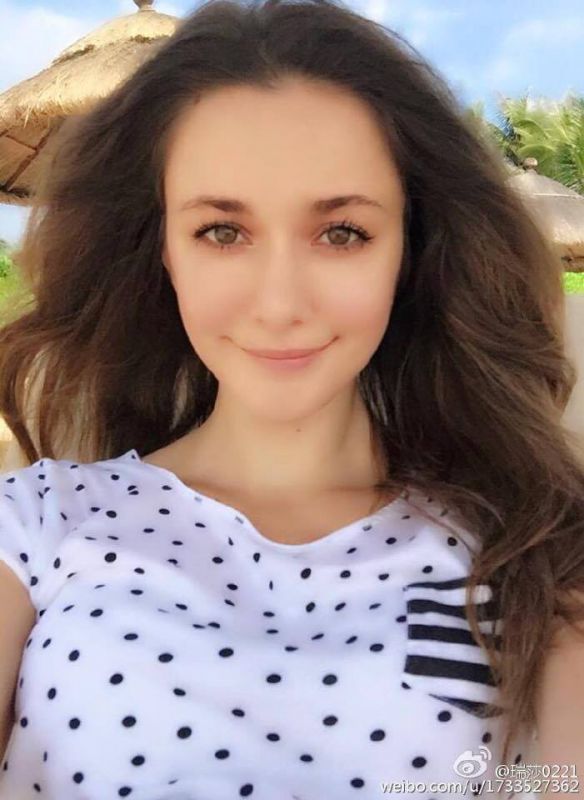 最美混血美女瑞莎Larisa私拍图片集锦