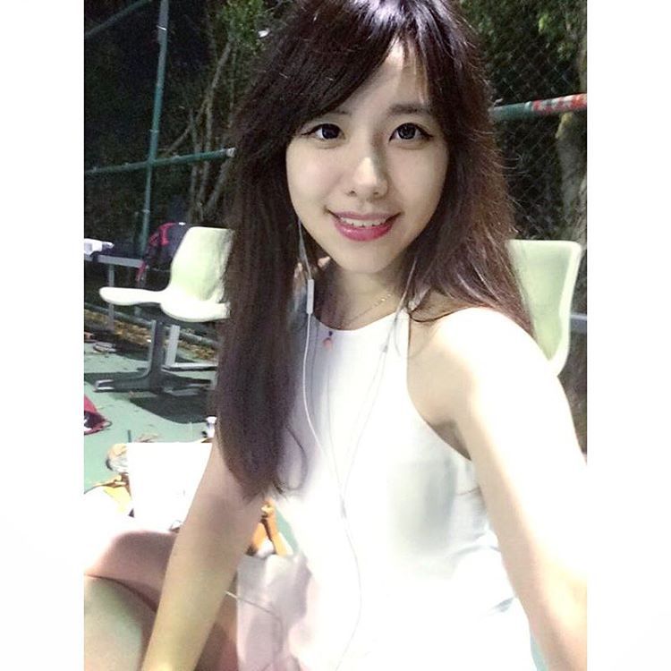 台湾清纯美女Honnie Huang私拍图片合辑