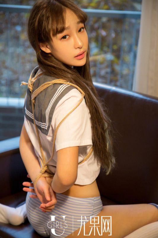 90后美女图含含性感私拍写真图片