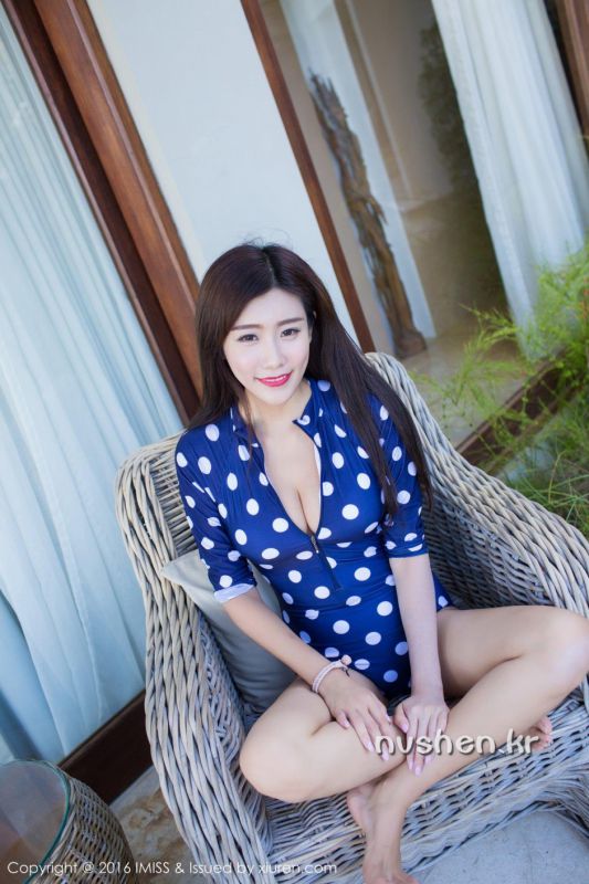 爱蜜社邻家美人程小烦不烦私拍写真图片