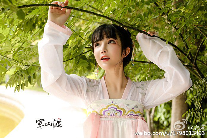 小清新美少女之应可爱俏皮写真