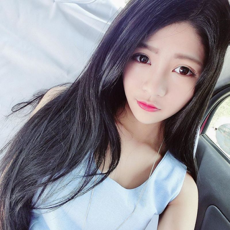 可爱甜美女生Momo毛毛私拍美图合辑