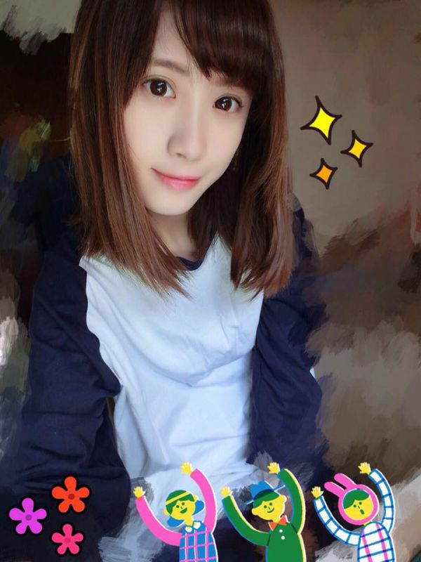 台湾美女校花籽籽(陈子钰)自拍图片合辑