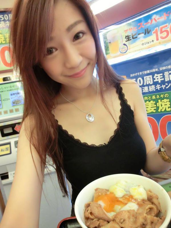 台湾美女模特恩齐儿(恩绮儿)自拍写真