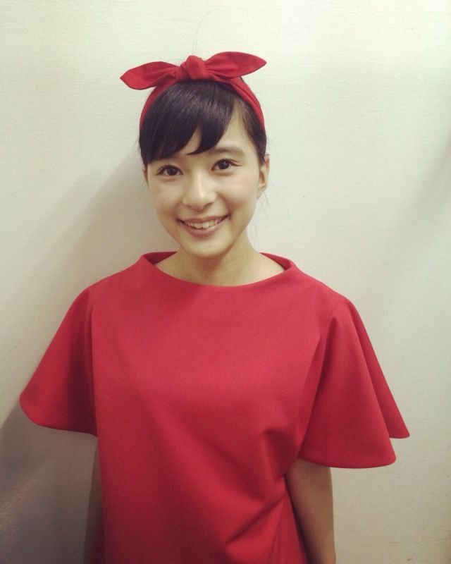日本女演员芳根京子私拍图片大全