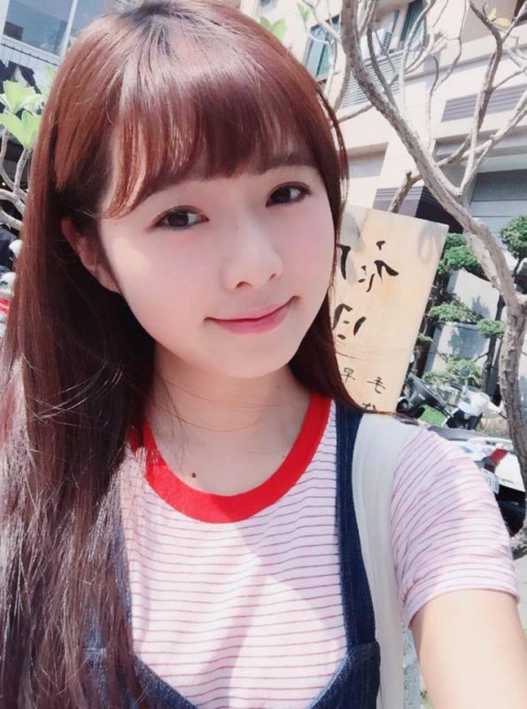 清纯氧气美女简廷芮自拍美图欣赏