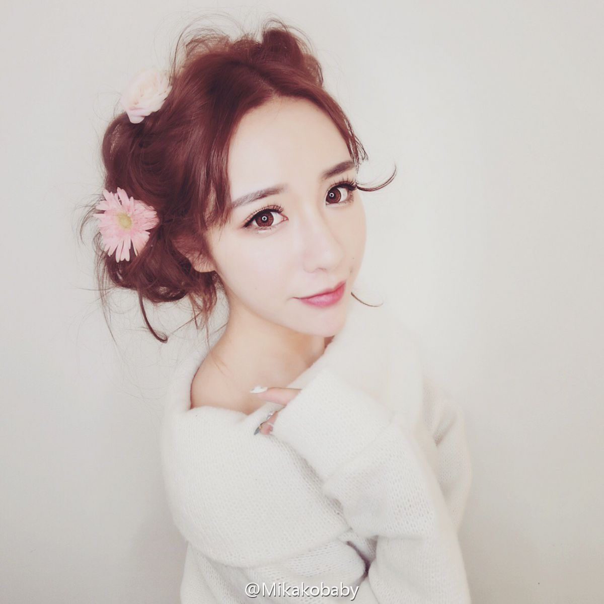 90后小美女王美嘉Mikako微博养眼美照