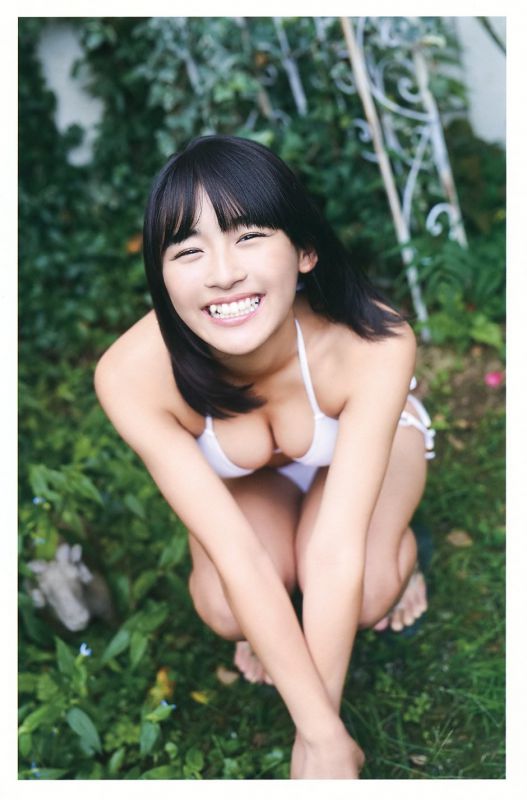 日本童颜巨乳美女浅川梨奈性感比基尼写真