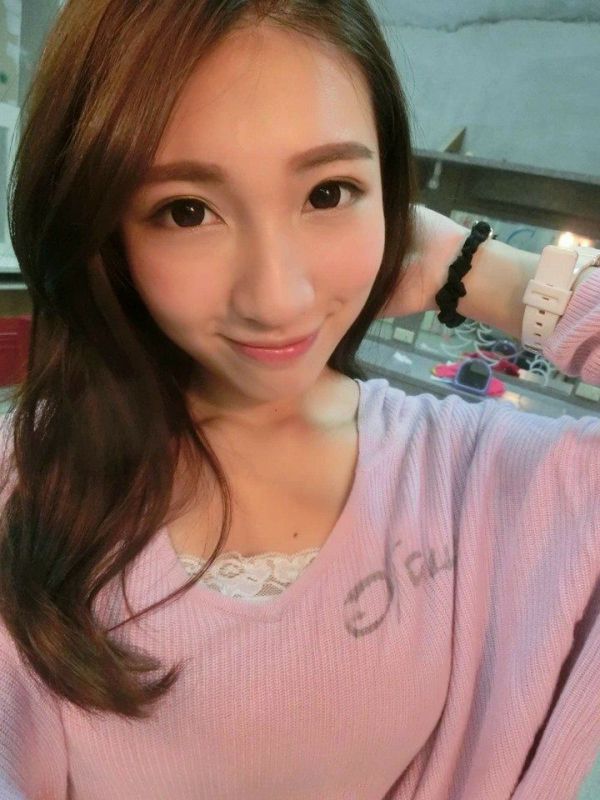 台湾大眼美女Tung彤(林俞彤)自拍图片大全
