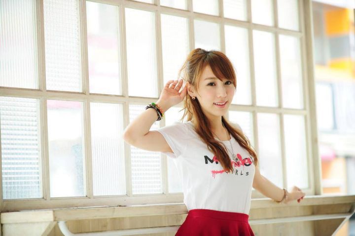 台湾混血美女Kimi步(吕思莹)私拍图片