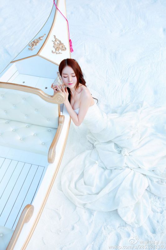 美胸模特谢晓曦Lris私房唯美写真图片