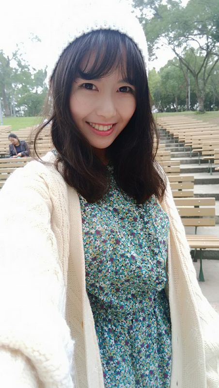 大学清纯美女林妤臻私拍写真图片