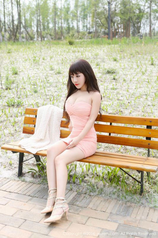 秀人网宅男女神陈巧蓓isabella巨乳诱惑写真