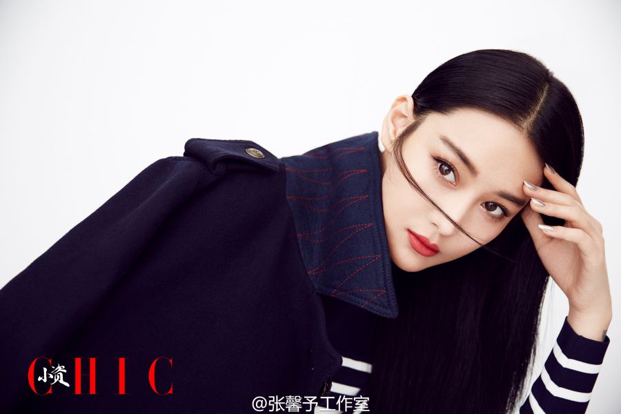 气质女神张馨予登杂志封面写真