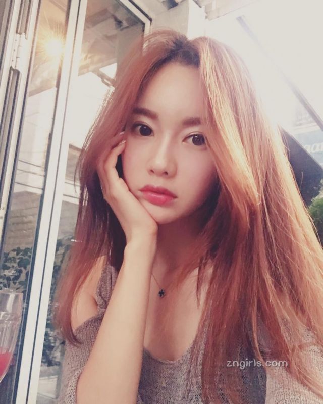 韩国美女模特Hyemi自拍写真图片