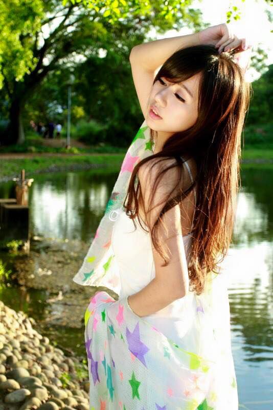 台湾美女模特张菁菁清纯写真图片