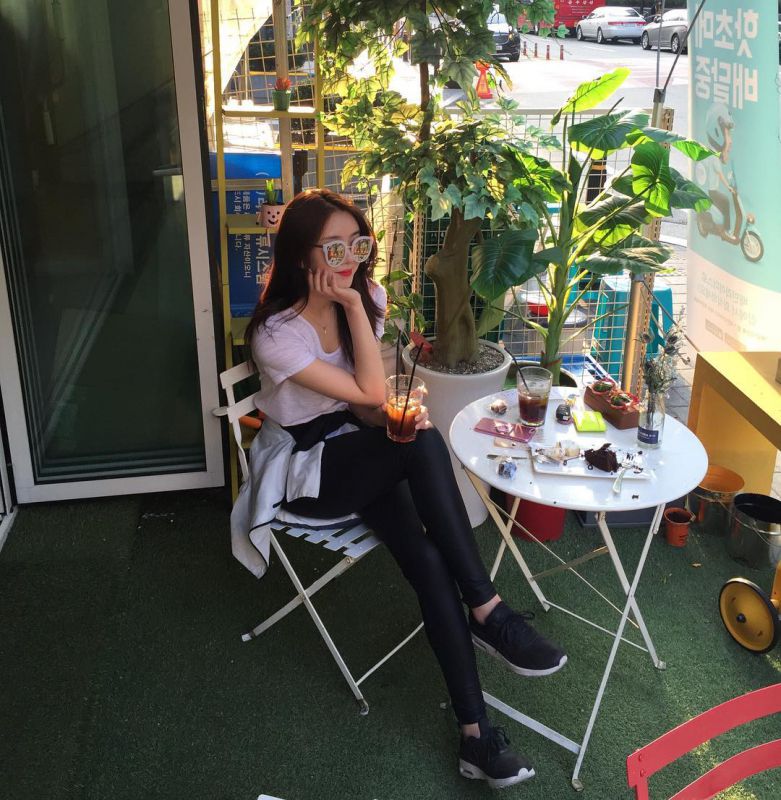 高颜值女神金亭真私拍美照图片