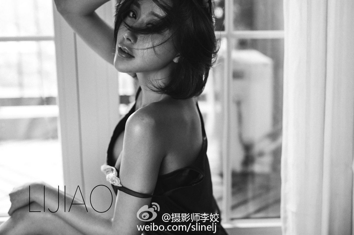 职业模特儿赵慧柔黑白性感写真图片