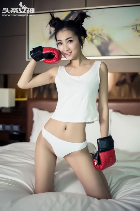 90后美女模特张爽性感私拍写真