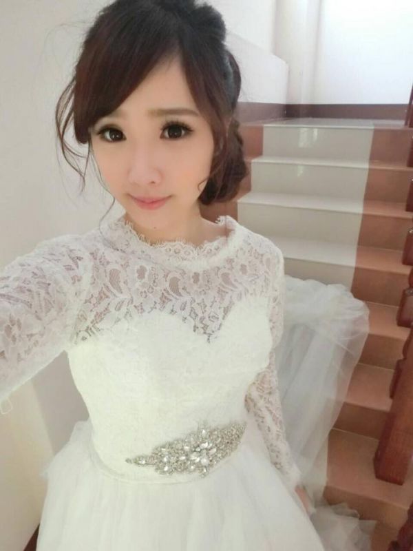 甜美可爱女生小苹果(郑裕蓁)自拍图片合辑