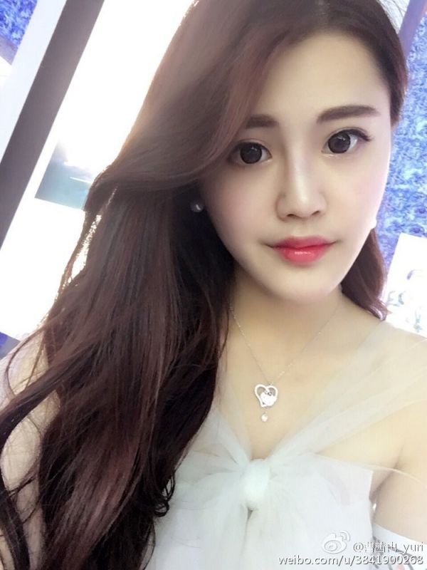 内地女模特曹茜冉Yuri展台私拍图片