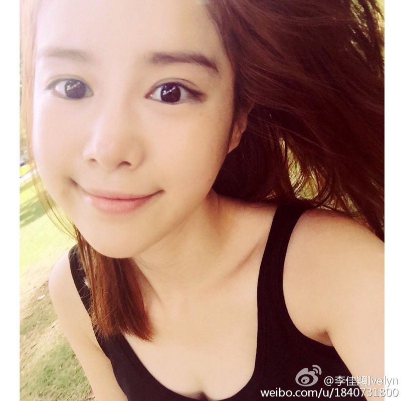 台湾美女李佳颖微博私拍养眼图片