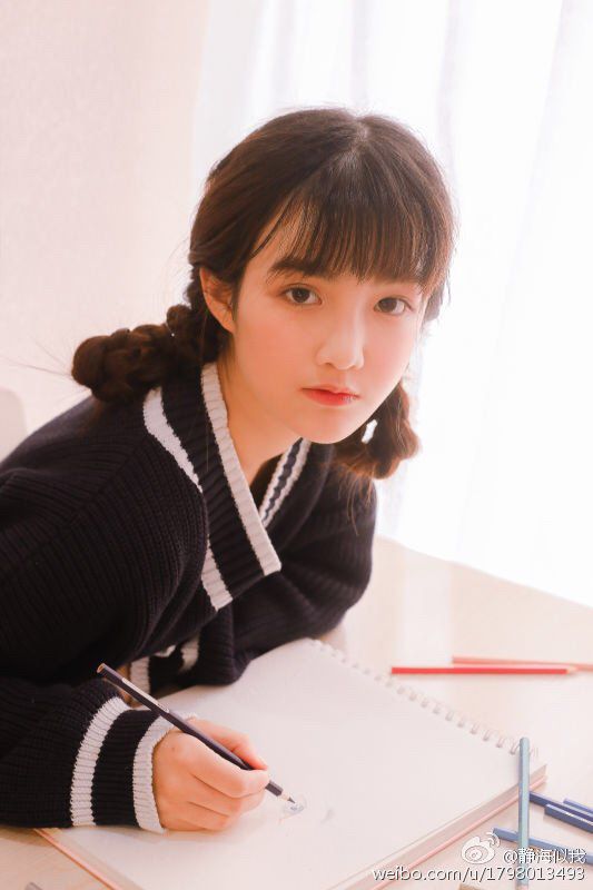 小清新美少女之应可爱俏皮写真