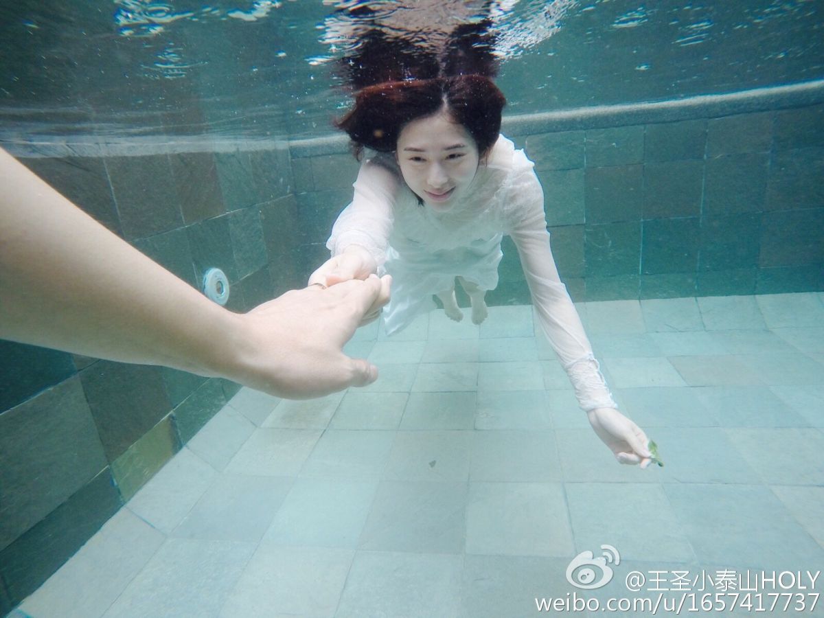 极品女神王圣小泰山私拍图片合辑