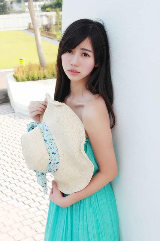 台湾美女模特张菁菁清纯写真图片