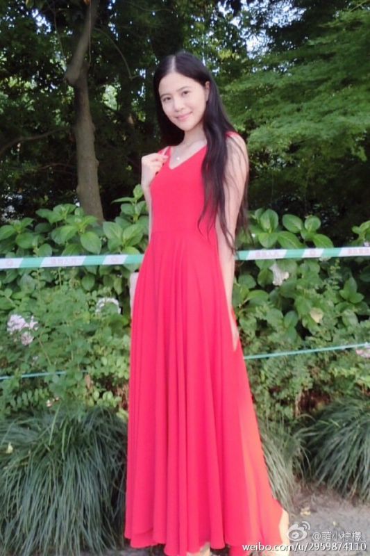 90后美女模特萌小柠檬微博私拍写真图片