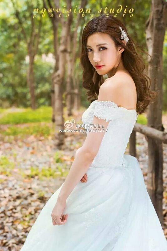 90后 模特黄依灵Elina自拍美图大全