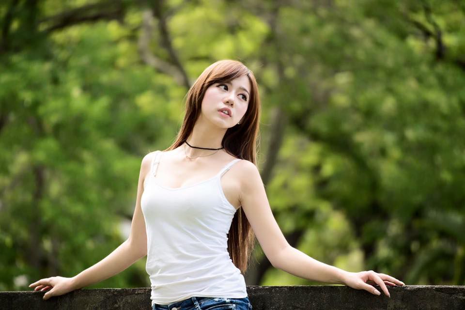 台湾美女模特张菁菁清纯写真图片