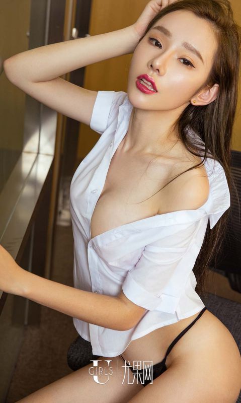 90后宅男女神萌琪琪性感迷人图集