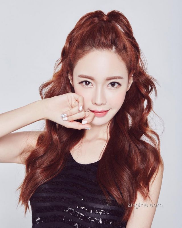 韩国美女模特Hyemi自拍写真图片