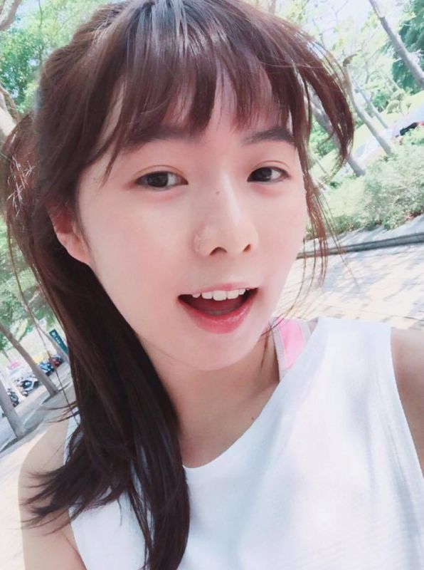 清纯氧气美女简廷芮自拍美图欣赏