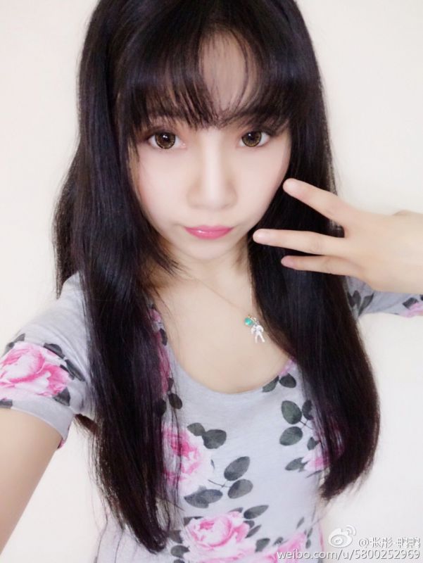 展会美女鸭鸭(张彤)微博私拍图片