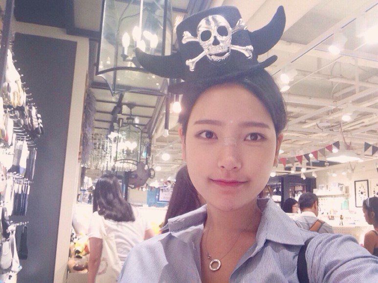 韩国酒窝美女Betteralicee私拍图片