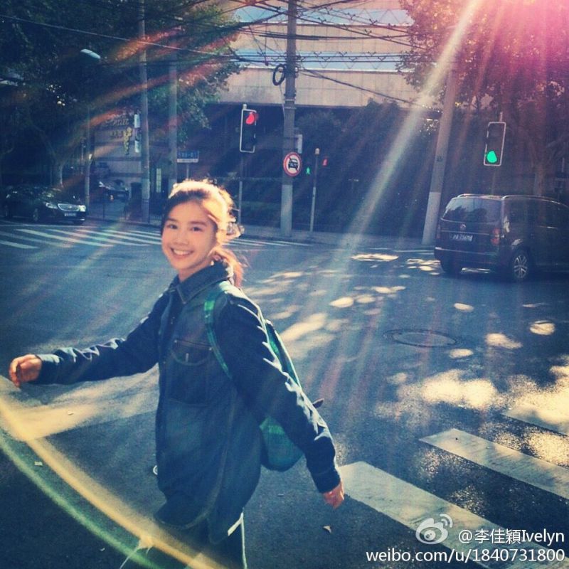 台湾美女李佳颖微博私拍养眼图片