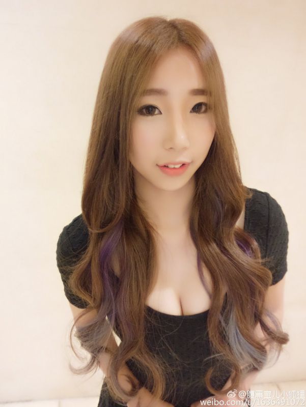 斗鱼女主播宝哥Divena微博美照图片