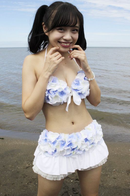 日本美少女手Vせいあ海边比基尼写真