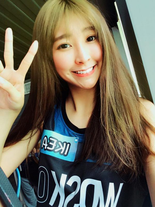 台湾女模特蔡宜家Ikea私拍美照图片