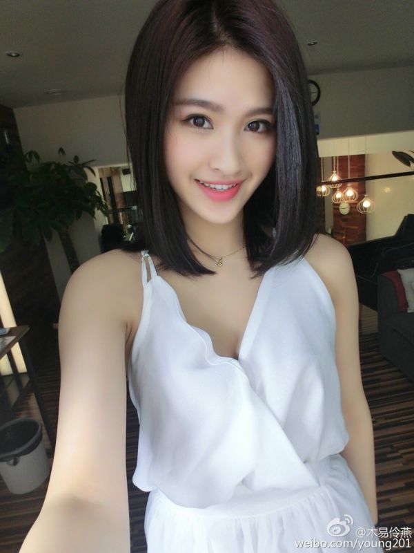 漂亮的美女杨伶燕微博自拍图片
